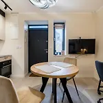 Apartment Grunwald Raszynska By Bookinghost