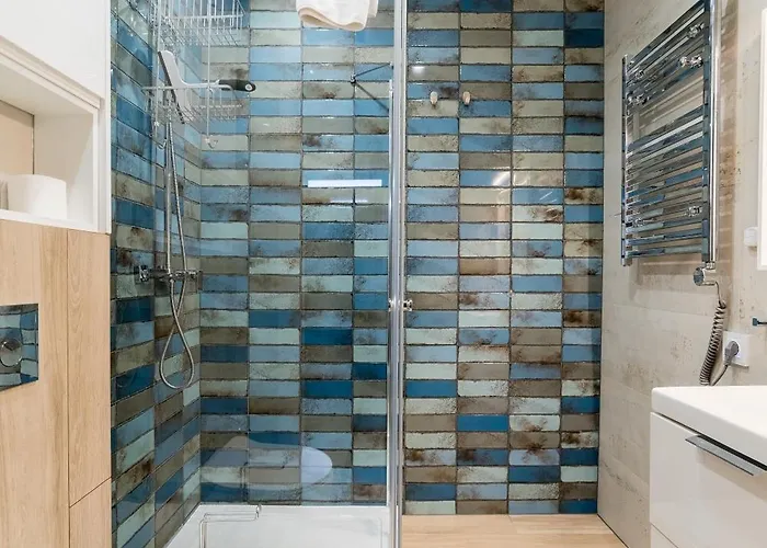 Grunwald Raszynska By Bookinghost * بوزنان