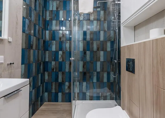 Grunwald Raszynska By Bookinghost شقة