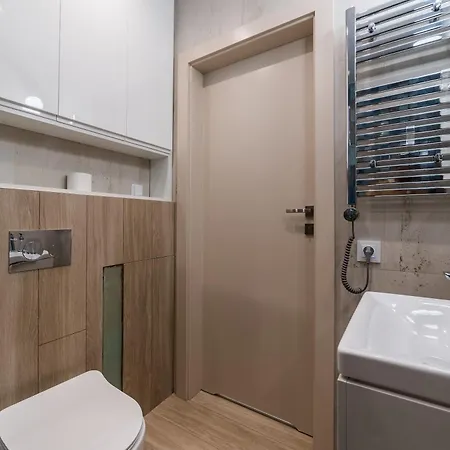 Grunwald Raszynska By Bookinghost * بوزنان