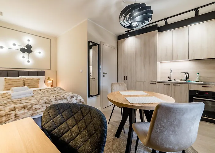 Apartment Grunwald Raszynska By Bookinghost *