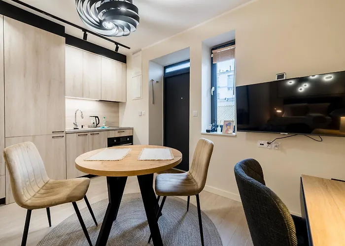 Apartment Grunwald Raszynska By Bookinghost Poznan