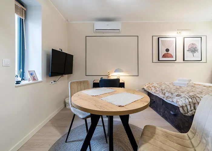 Grunwald Raszynska By Bookinghost Apartment