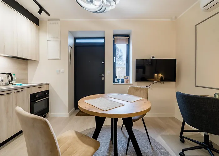 Apartment Grunwald Raszynska By Bookinghost