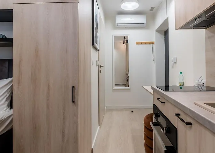 Apartment Grunwald Raszynska By Bookinghost Poznan